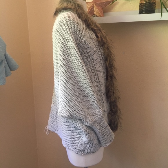 Northern Angel Faux Fur Knit Sweater Medium - Picture 3 of 6